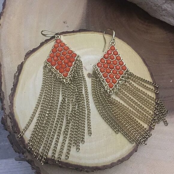 Amrita Singh diamond-shaped coral drop earrings - Picture 3 of 7